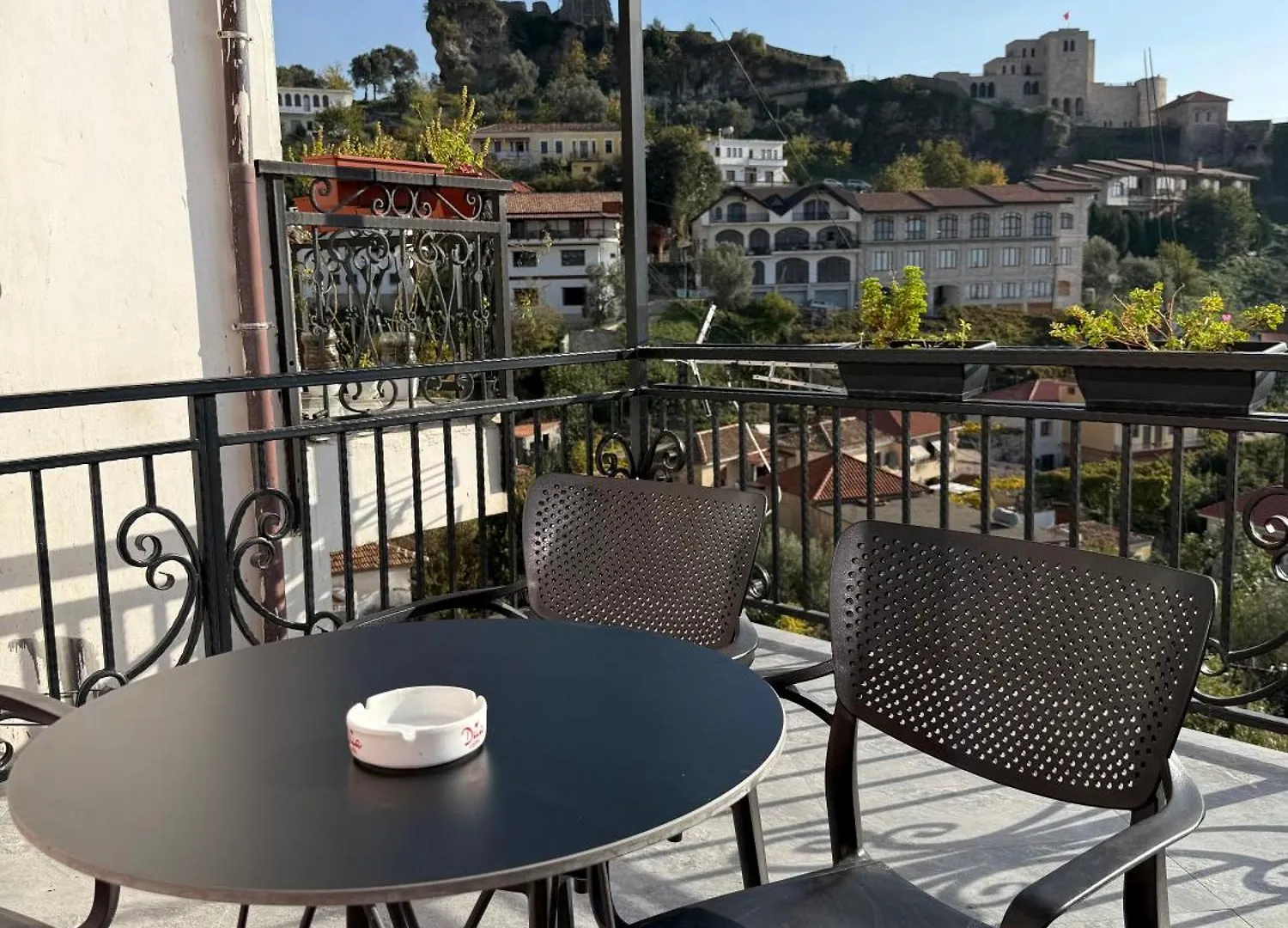 --Hotel Deal-- Rooms With Castle View Krujë