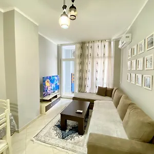 pleasing-place.hotels-in-tirana.com/