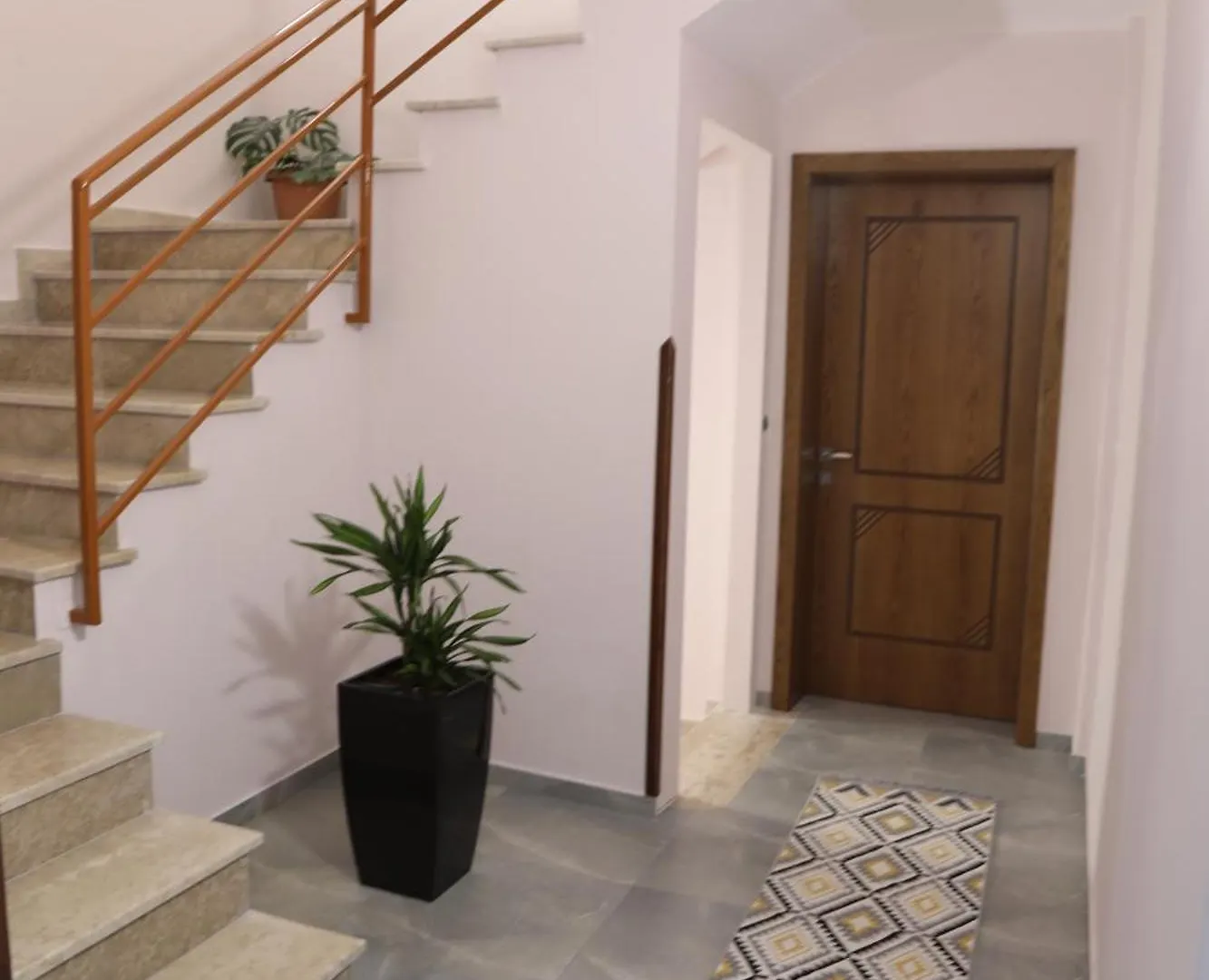 --Hotel Deal-- Rooms With Castle View Krujë 3*,